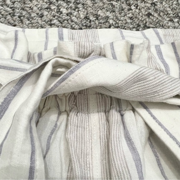 Aritzia Wilfred Gelas 100% linen striped belted paper bag shorts 2 - Picture 8 of 11